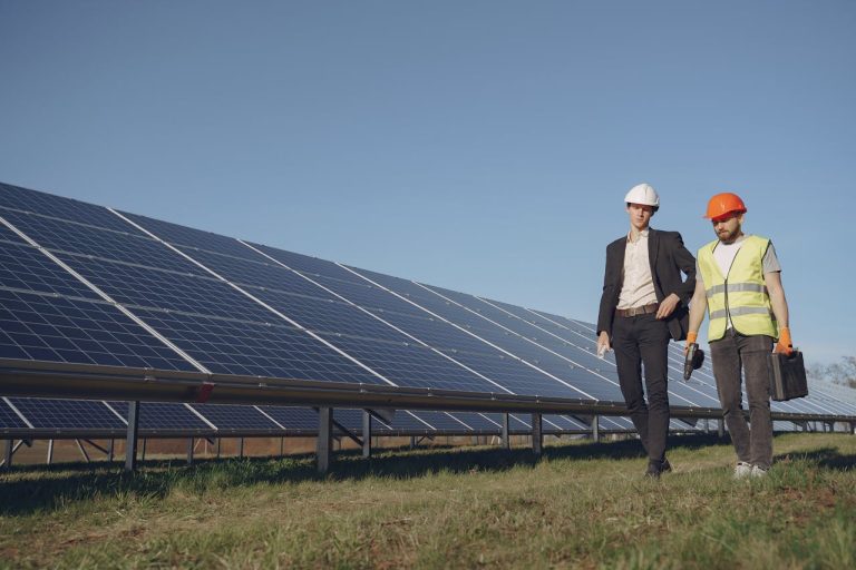 A field of modern bi-facial solar panels for Yes! Invest in Guinea.